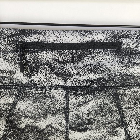 Lululemon Pace Rival Crop 19" Power Luxtreme Suited Jacquard Black White sz 4 - Picture 4 of 9